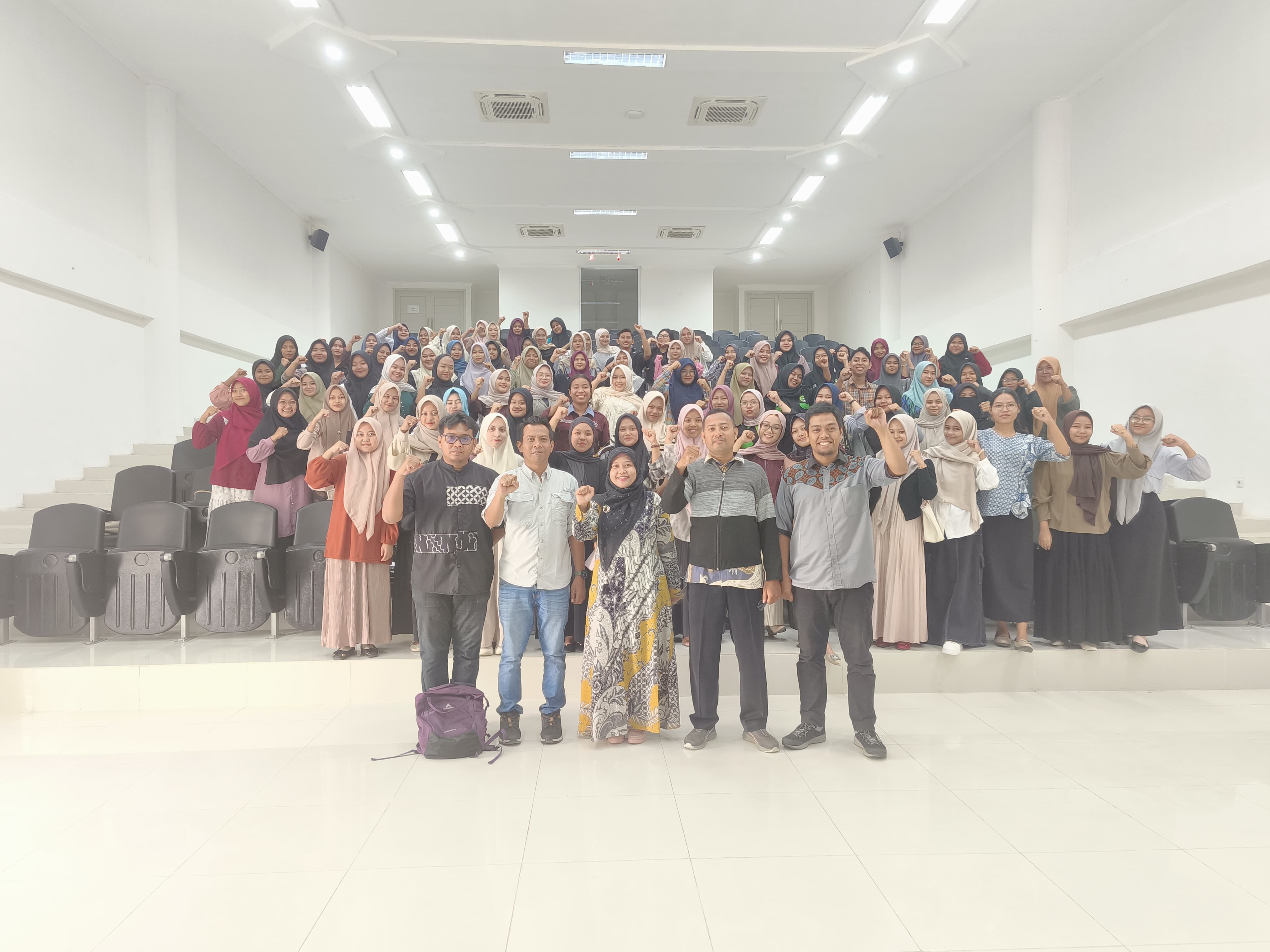 Pengenalan Visi dan Misi Prodi PVT dalam PKKMB 2023 untuk Mahasiswa Baru